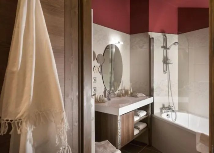 Hotel Le Hameau Du Kashmir 4*